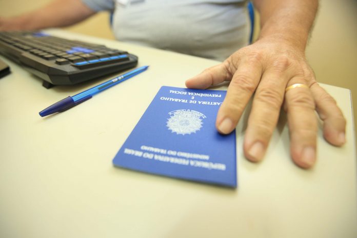 Cidade da Bahia abre 194 vagas de emprego; saiba como se inscrever