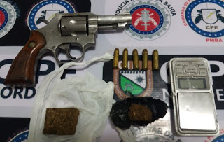 CIPE Nordeste apreende arma de fogo, munições e droga após denúncia em Cansanção