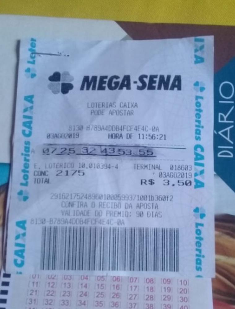  Mulher faz falsificação 'grotesca' em bilhete e tenta retirar prêmio da Mega-Sena em lotérica