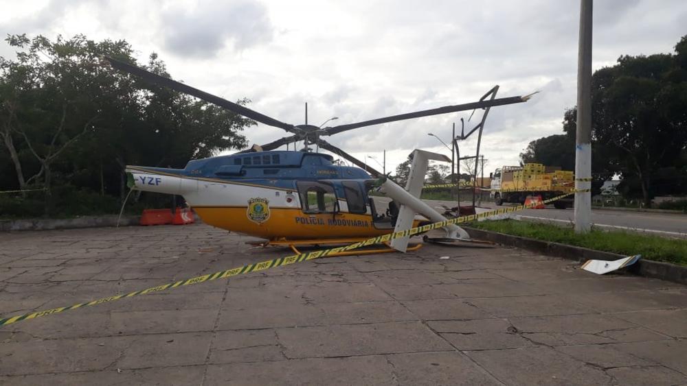 Helicóptero da PRF cai ao tentar fazer pouso na Bahia e piloto fica ferido