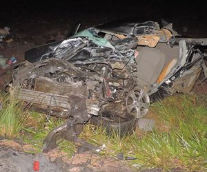 Acidente mata pai e quatro filhos na BA e deixa carro irreconhecível