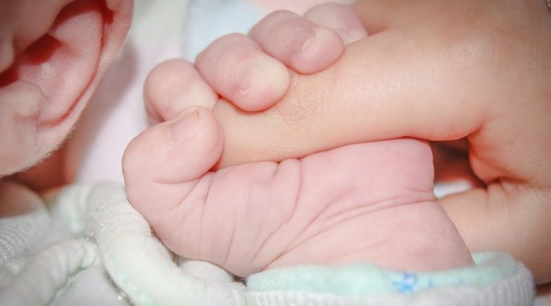3 Orações para o bebê dormir a noite toda