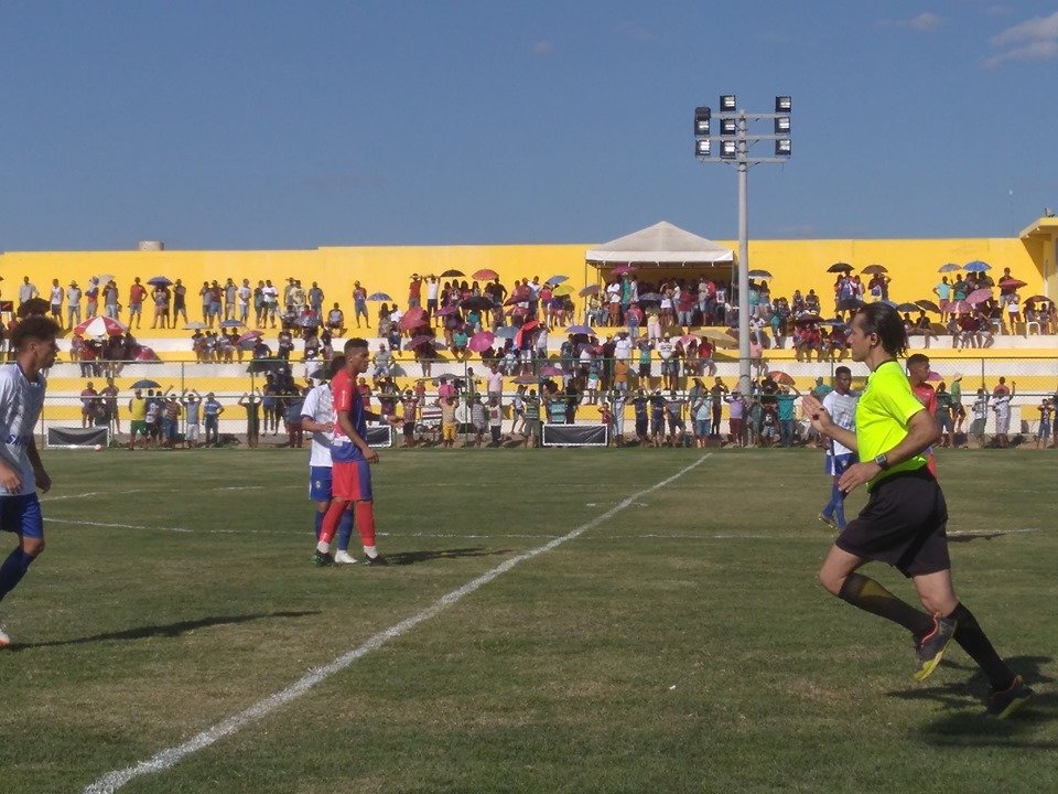 SELEÇÃO DE CANUDOS EMPATA COM SANTALUZ EM JOGO DE IDA DA 2ª FASE DO CAMPEONATO INTERMUNICIPAL