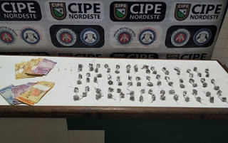 Homem e mulher são presos por tráfico de drogas em Tucano