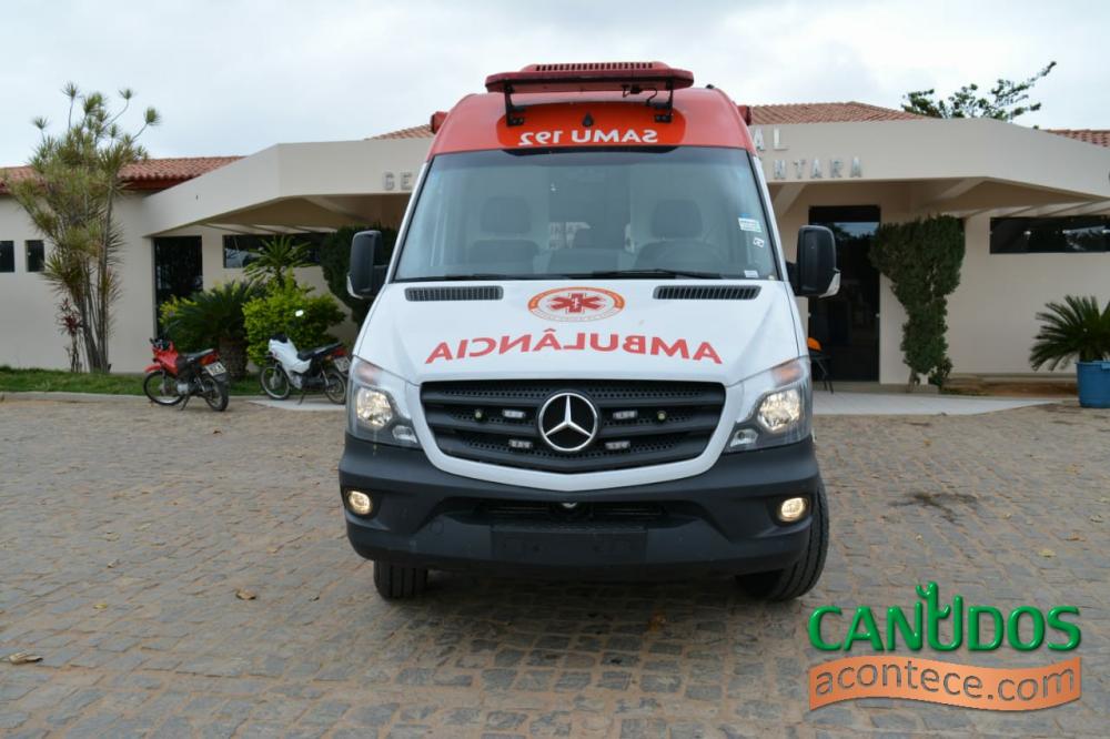 Canudenses recebem mais uma ambulância do Samu