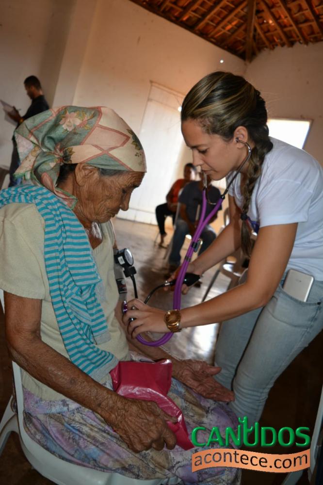 Prefeitura de Canudos leva serviços da Prefeitura Itinerante para mais uma comunidade