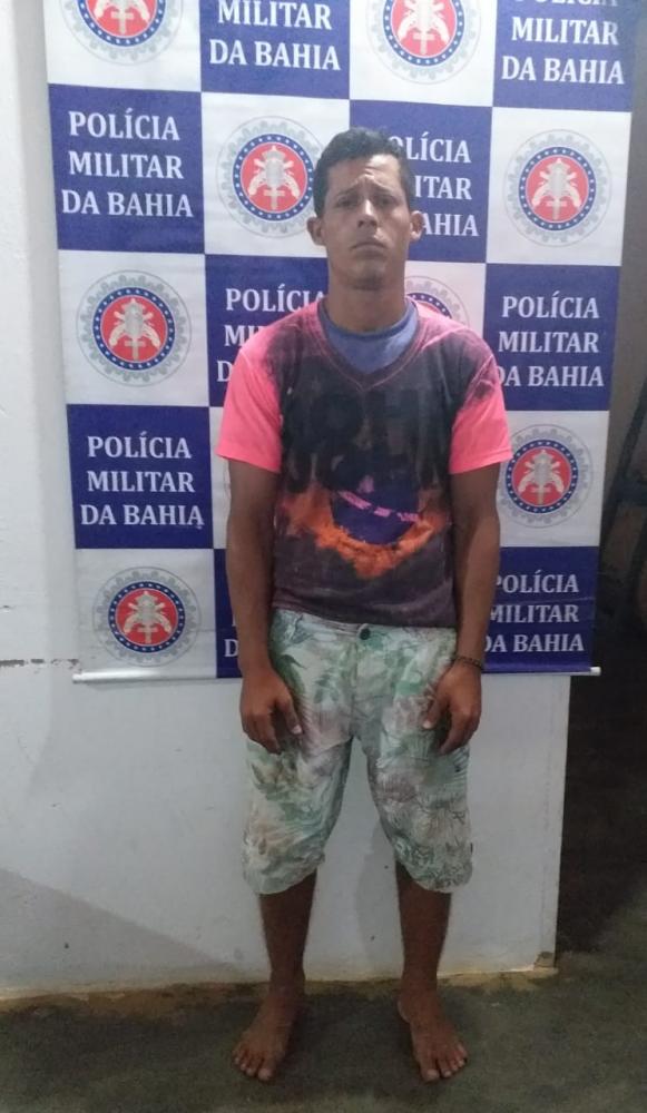 Homem é preso com moto roubada ao tenta furar bloqueio policial em Sítio do Quinto- BA