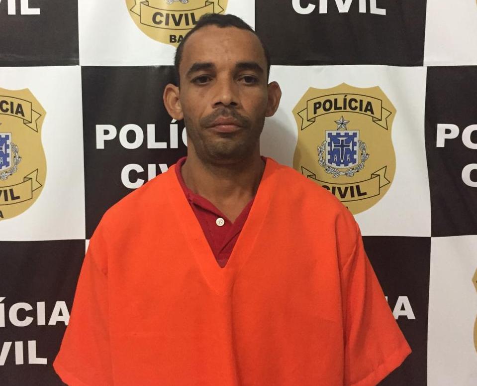 Bahia: Homem tenta matar namorada com golpes de facão e é preso