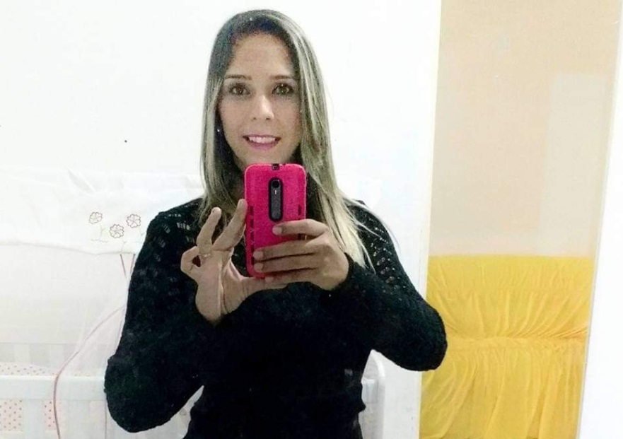 Colisão entre moto e caminhão mata mulher de 30 anos em Araci