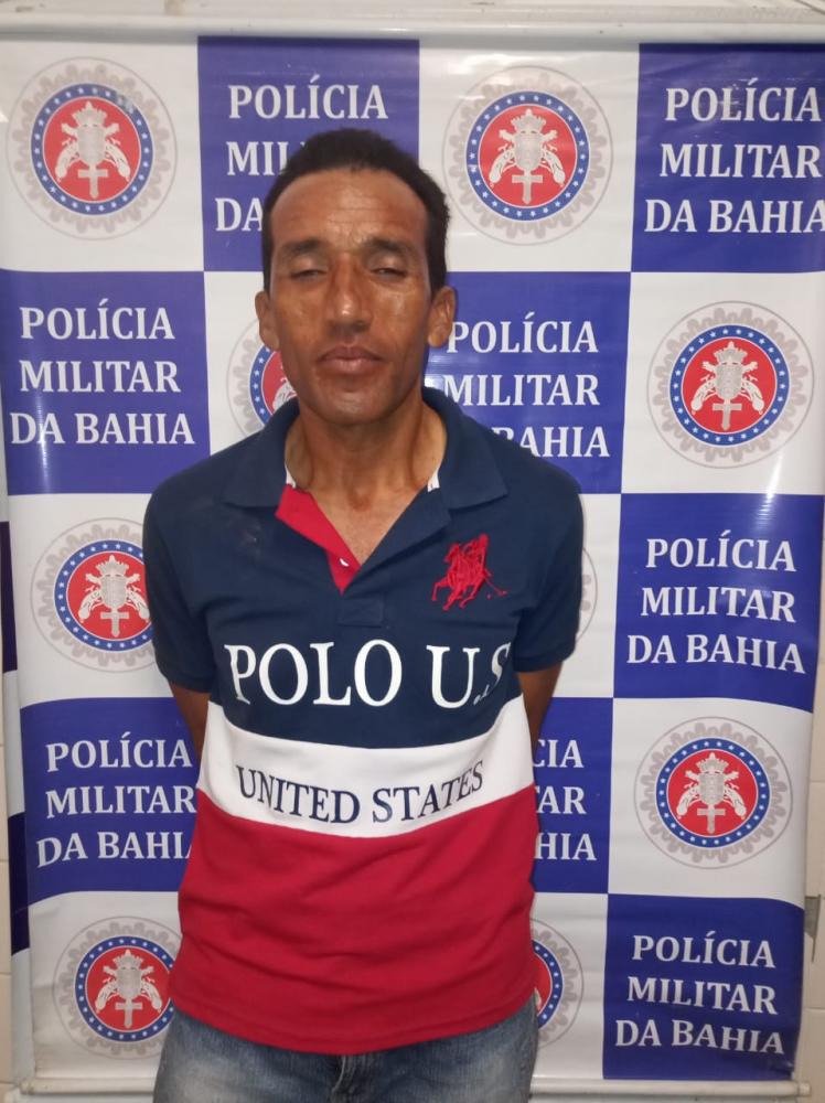 Homem agride mulher com cabo de vassoura em Jeremoabo-BA