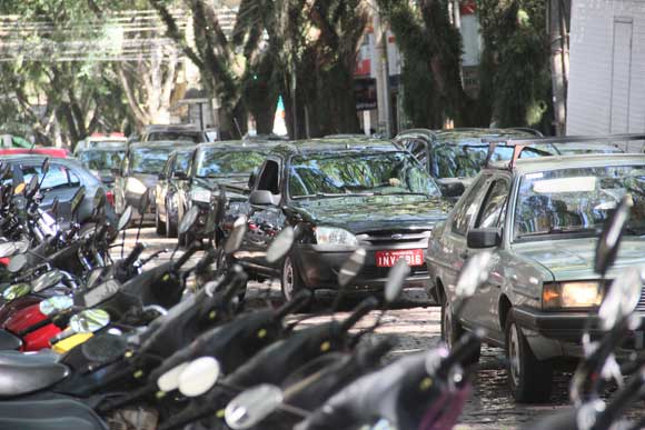 Governo recua e mantém parcelamento do IPVA