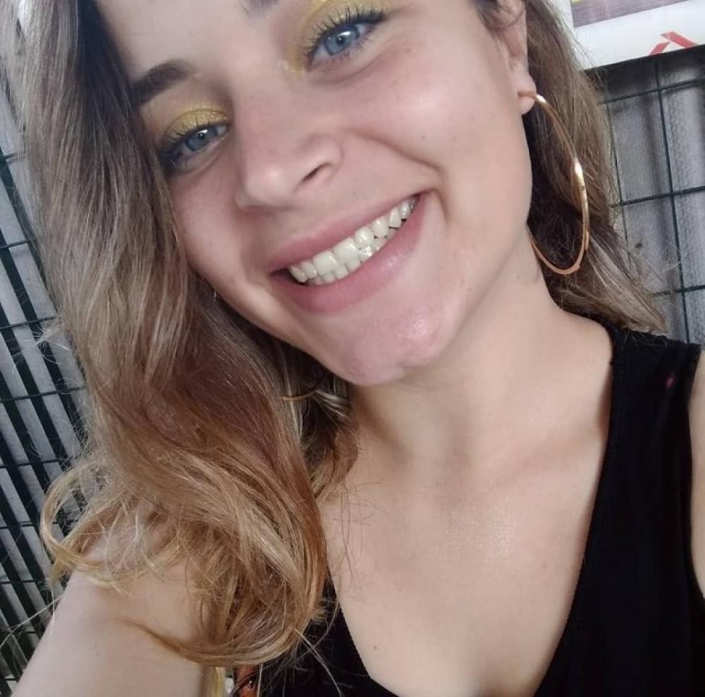 Mulher é enterrada com vestido de noiva após morrer atropelada um dia antes do casamento em SP