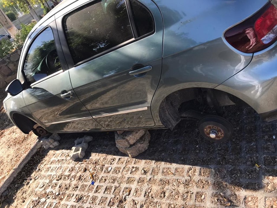 Paulo Afonso-BA: Carro de enfermeira tem pneus furtados no estacionamento do HNAS