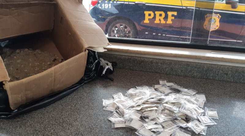 PRF apreende 190 papelotes de cocaína que seriam entregues em Uauá-BA