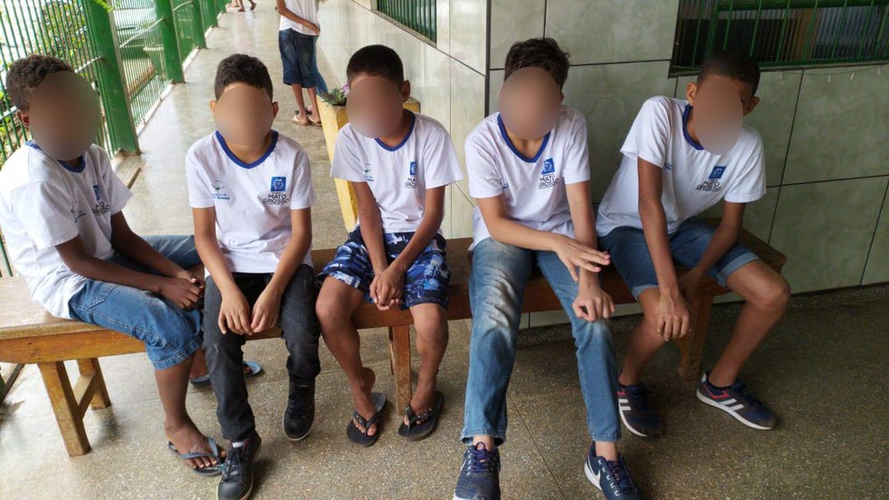 Mais de 200 crianças selecionadas perdem passeio em parque natalino por falta de transporte em Cuiabá