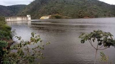Canoa com 7 pessoas vira na barragem de Pindobaçu
