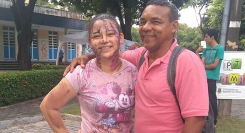 Filha e pai faxineiro são aprovados juntos na Universidade Federal do Ceará