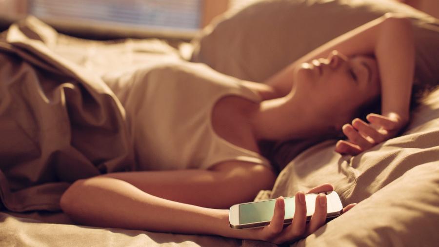 Quem enrola para sair da cama de manhã é mais inteligente, diz estudo