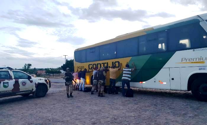 CIPE Nordeste apreende 2kg de cocaína em ônibus da Gontijo