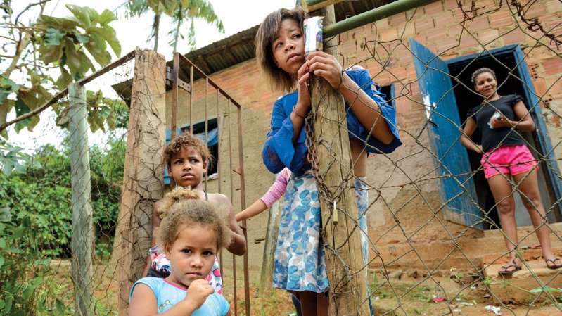 Cortes no Bolsa Família aumentam pobreza extrema no Brasil