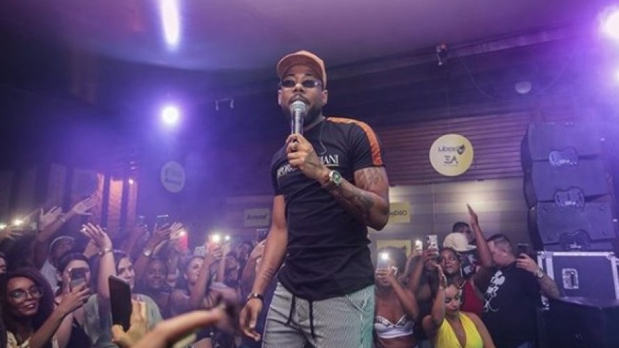 Cantor ‘O Poeta’ se envolve em confusão após show em Boa Vista do Lobato: “Se tivesse minha idade, quebrava sua cara”
