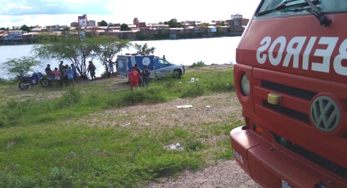 Corpo de homem é encontrado boiando no canal da PA IV em Paulo Afonso