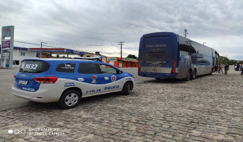 PM apreende ônibus com 32 passageiros oriundo de São Paulo com destino a cidade de Chorrochó-BA