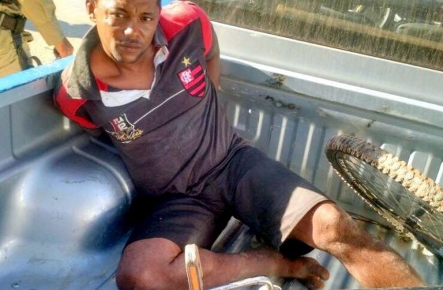 Homem é preso após esfaquear o próprio irmão até a morte no interior da Bahia