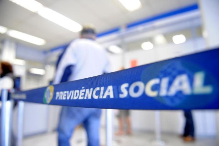 INSS antecipa pagamento de um salário mínimo de auxílio-doença