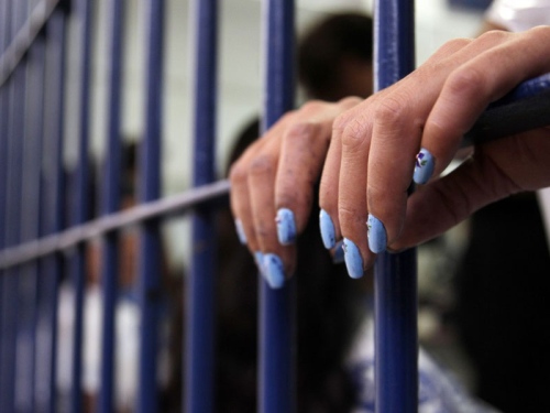Mulher é presa por tráfico de drogas em Jeremoabo-BA
