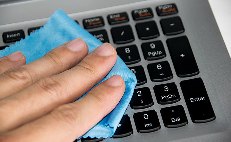 Como higienizar o celular ou notebook para se proteger do coronavírus?