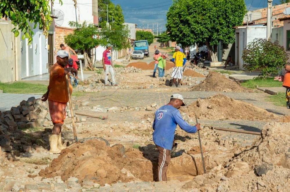 Na contramão: trabalhadores de Jeremoabo se arriscam em obras sem EPIs, máscaras e álcool em gel
