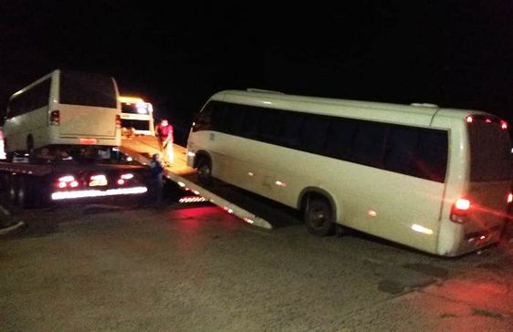 Operação na BR-116/Norte apreende três ônibus clandestinos