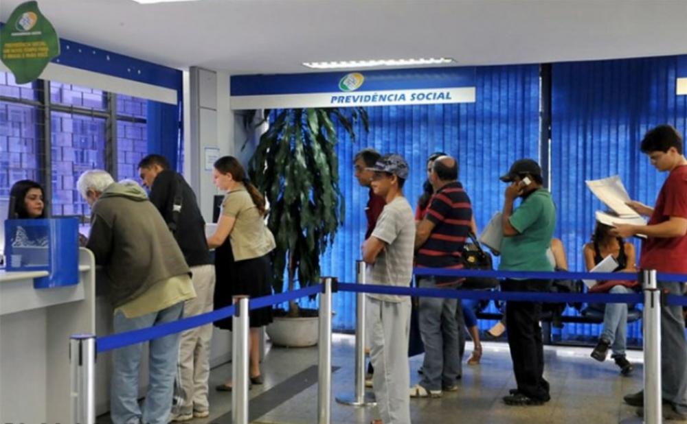 Coronavírus: Justiça manda bancos suspenderem cobrança de empréstimos de aposentados