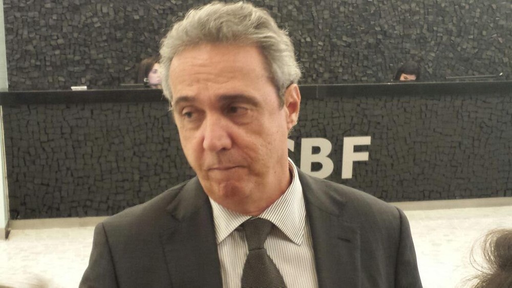 Presidente da FPF diz que CBF descarta volta do futebol em maio e tem junho como mês limite