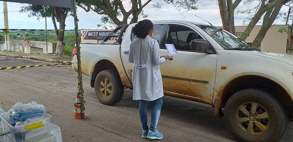 Homens abrem fogo contra barreira sanitária na Bahia e duas profissionais são feridas