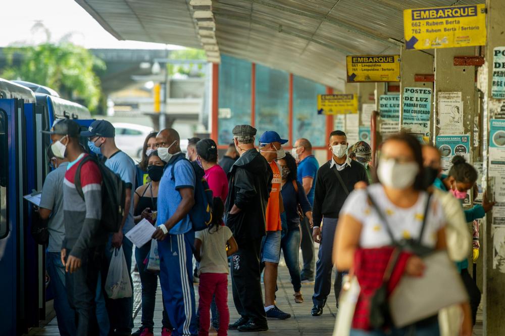Câmara aprova o uso obrigatório de máscaras em todo o Brasil