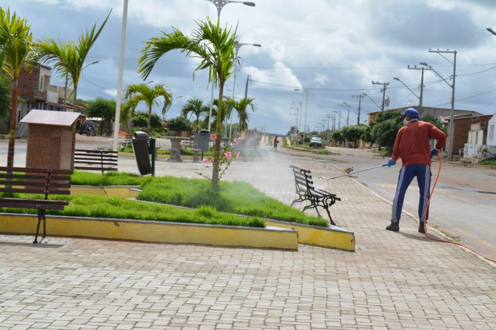 No combate à Covid-19, Prefeitura de Canudos higieniza ruas e espaços públicos