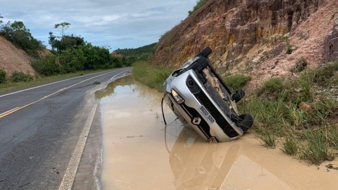 Susto: Targino Gondim sofre acidente de carro na Bahia 