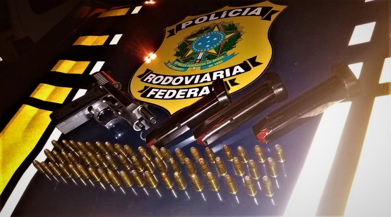 Operação Tamoio: PRF apreende pistola, carregadores e munições na BR- 110 em Jeremoabo-BA
