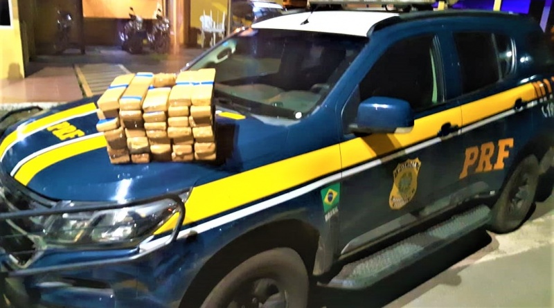 PRF prende casal com quase 30 Kg de maconha que seria levada para Coronel João Sá- BA