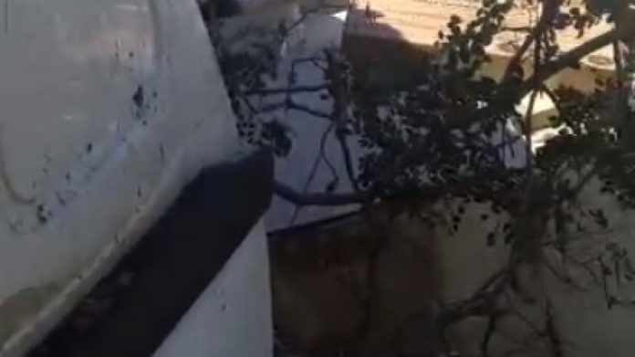 Homem morre após esperar horas para ser resgatado depois de caminhão capotar em Canudos-BA