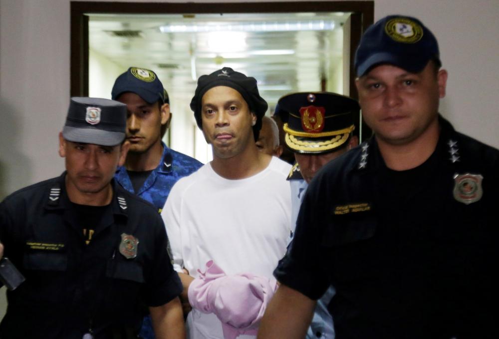 Ronaldinho Gaúcho tem recurso negado e segue em prisão domiciliar no Paraguai