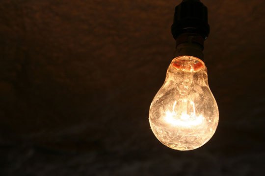 Corte de energia por falta de pagamento da conta volta a ser permitido