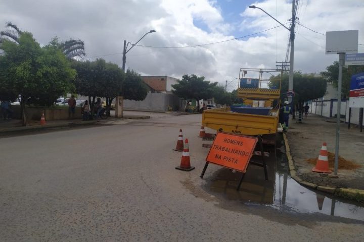 Obra de Engenharia de Trânsito é iniciada em Ribeira do Pombal-BA. Centro da cidade terá instalação de semáforos