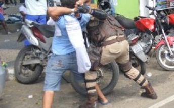 Durante abordagem policial em Tanquinho, elemento é flagrado com documentos de um PM que estava na operação