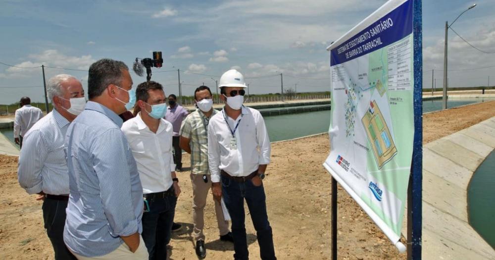 Rui entrega sistema de esgotamento sanitário em Barra do Tarrachil (Chorrochó-BA)