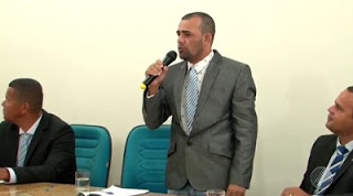 Após ser preso com quase 300 kg drogas, vereador é aplaudido em 1ª sessão na Câmara