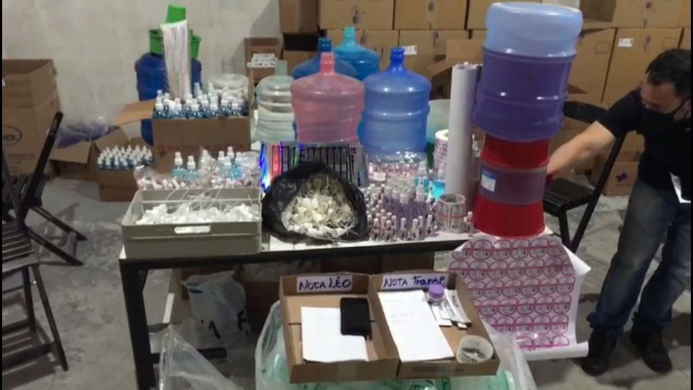Polícia fecha fábrica clandestina de cosméticos que usava tinta de impressora em esmaltes
