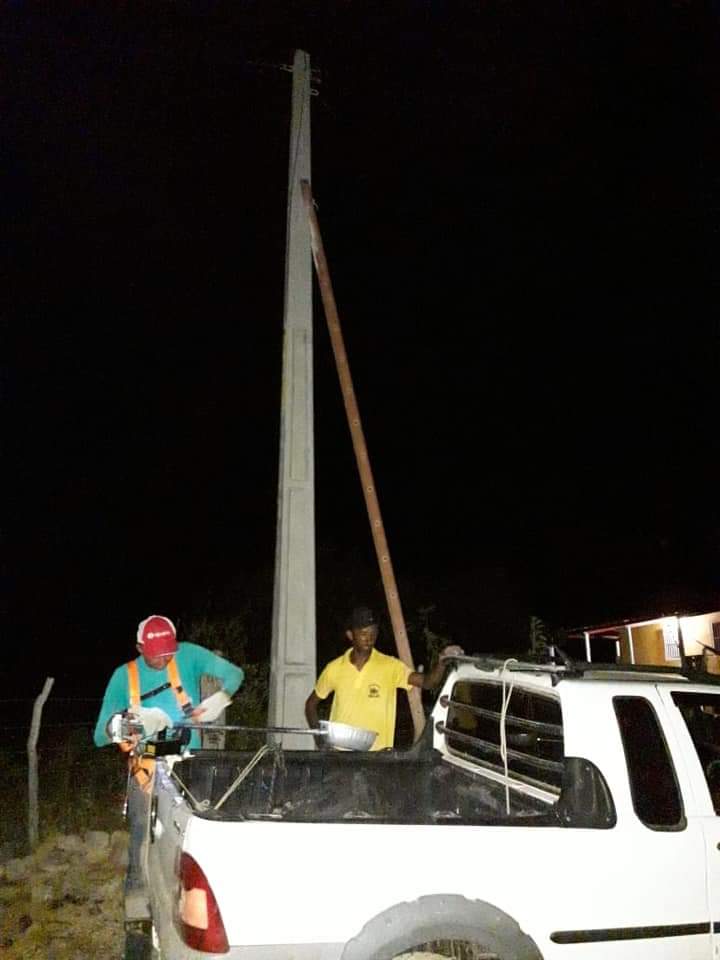 Prefeitura de Canudos instala pontos de iluminação pública na Comunidade de Tubatinga
